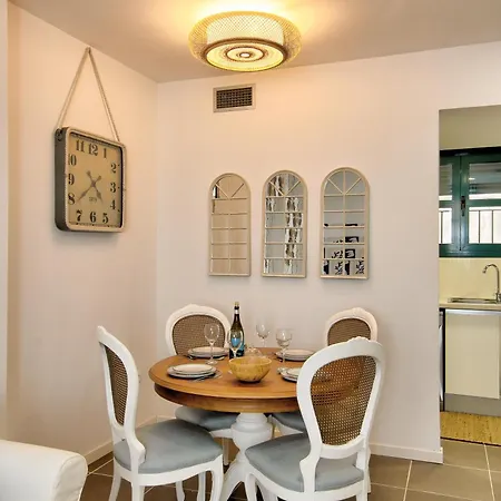 Apartman Illes 21 *